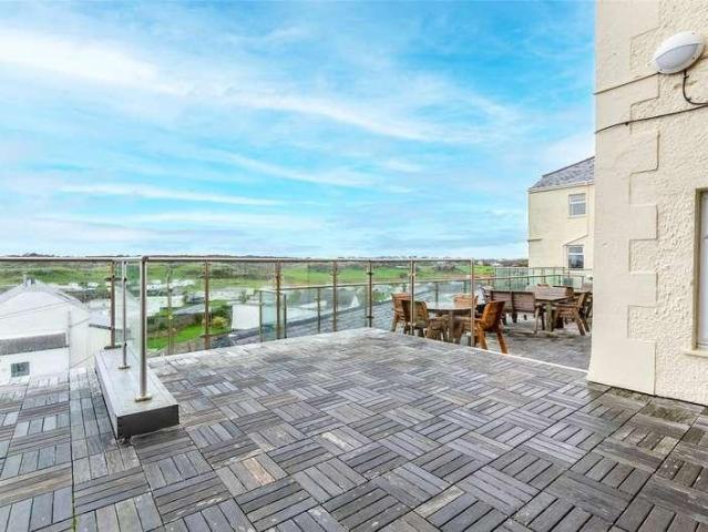 Flat for sale in Trearddur, Wales