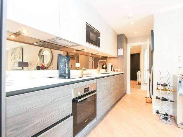 Flat for sale in Alton Barnes, Essex