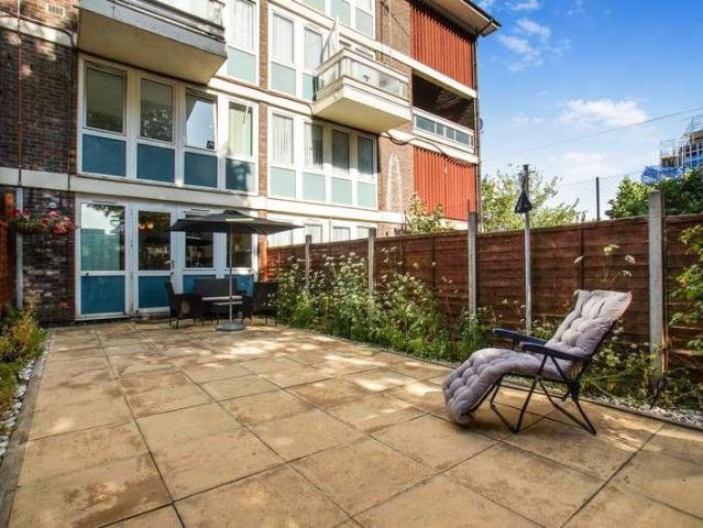 Flat for sale in Homerton, Greater London