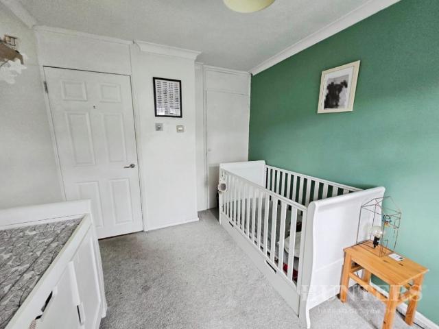 Flat for sale in The Wrythe, Greater London