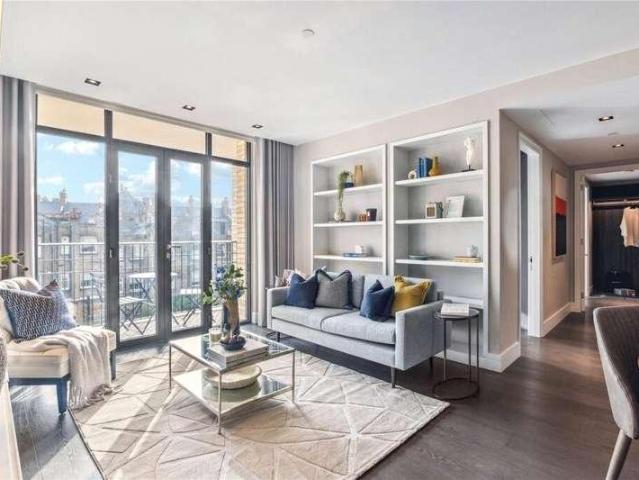 Flat for sale in Royal Borough of Kensington and Chelsea, Greater London