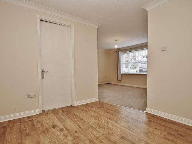 Flat for sale in Woking, Surrey