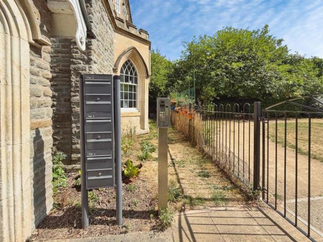 Flat for sale in Feckenham, City Of Bristol