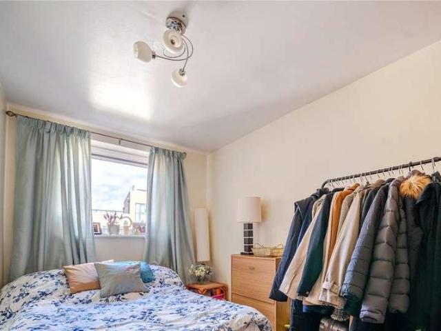 Flat for sale in Greenwich Town Centre, Greater London