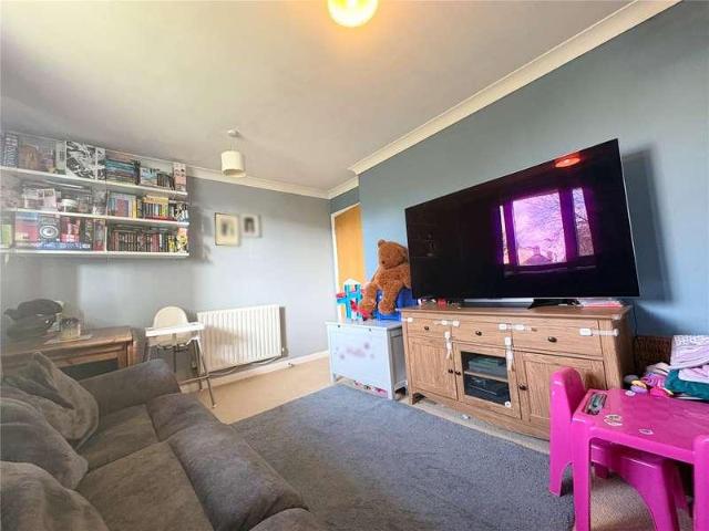 Flat for sale in Ravenswood, Key Street