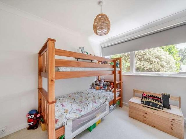 Flat for sale in Woking, Surrey