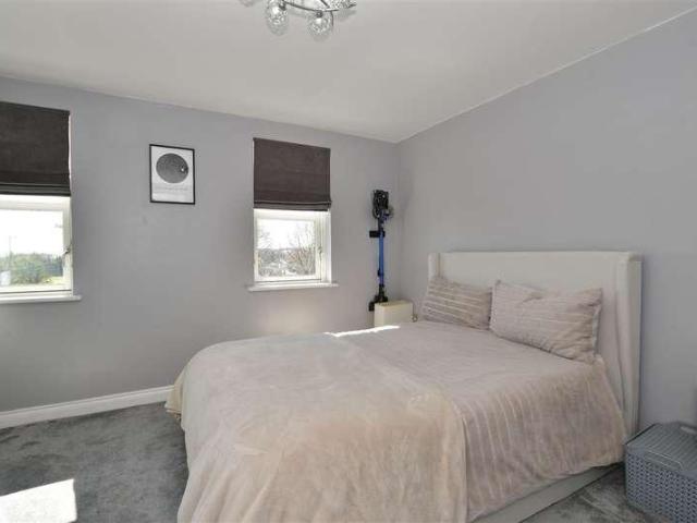 Flat for sale in Essex