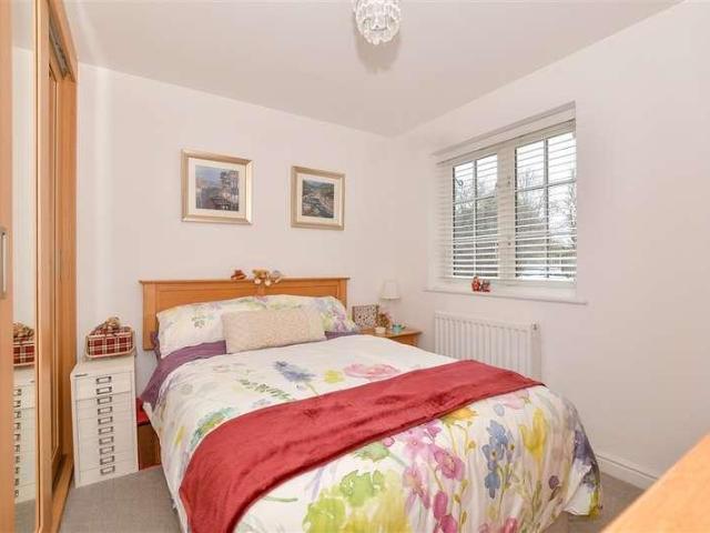 Flat for sale in Oad Street, Kent