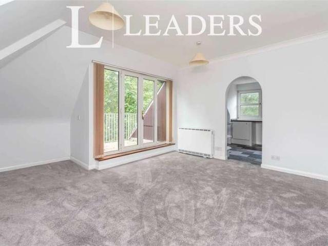 Flat for sale in Helford, Hampshire