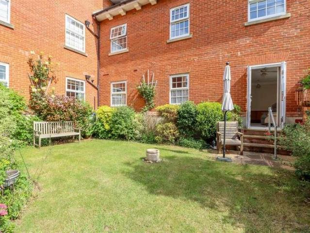 Flat for sale in New Town, Horsham