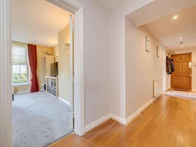 Flat for sale in Dacre Banks