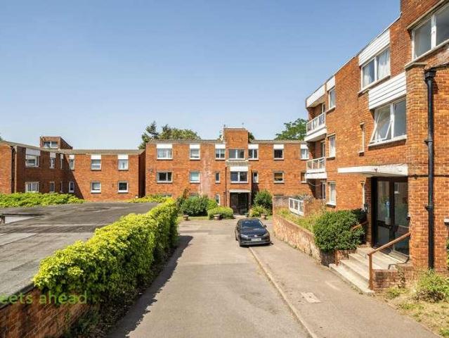 Flat for sale in London Borough of Croydon, Upper Norwood