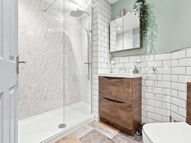 Flat for sale in North Shoebury, Alton Barnes