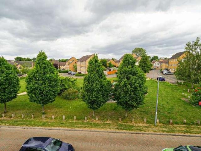 Flat for sale in Leighton-Linslade, Leighton Buzzard