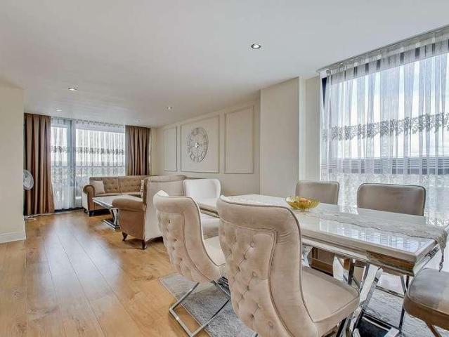 Flat for sale in North Finchley, Greater London