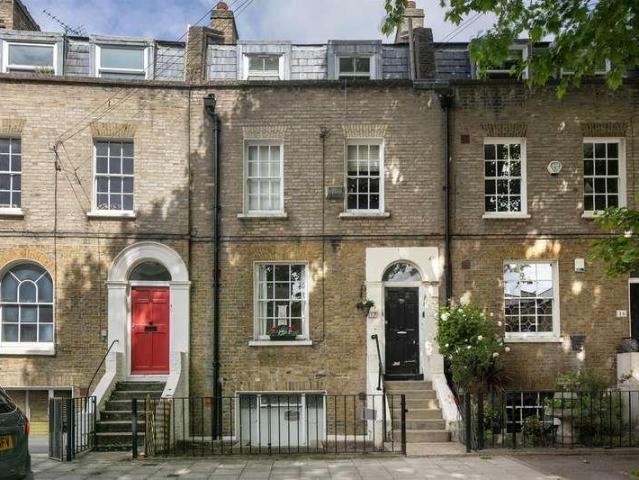 Flat for sale in Camberwell, Greater London