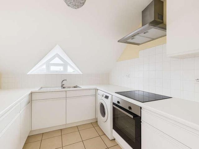 Flat for sale in Lunnon, Buckinghamshire