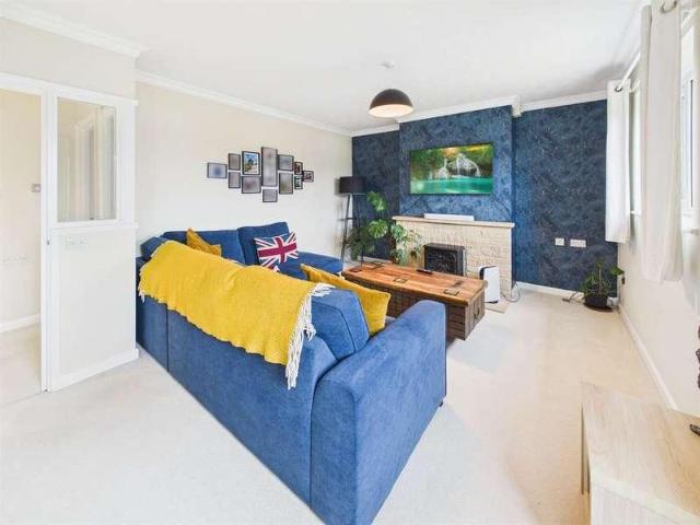Flat for sale in Black Bourton, Oxfordshire