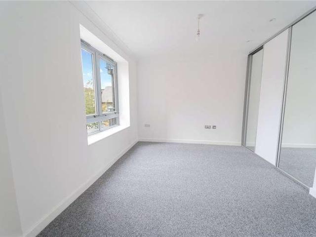 Flat for sale in Hythe, Fordham Heath