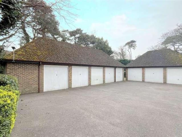 Flat for sale in Highcliffe
