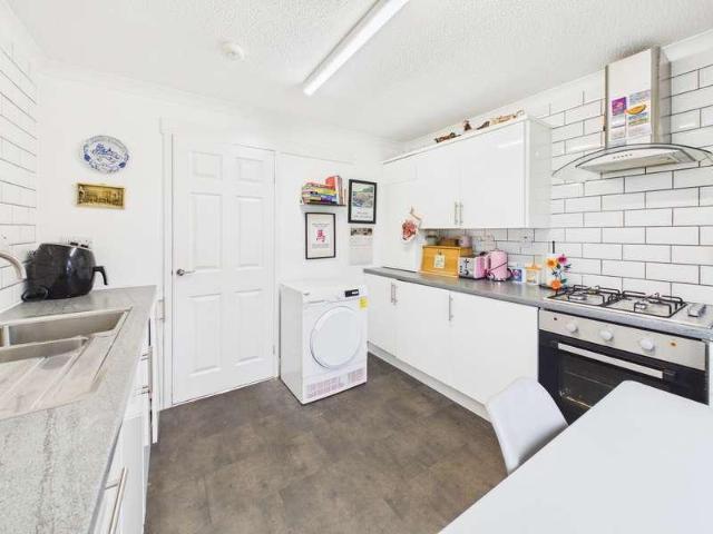 Flat for sale in Raillies, Largs