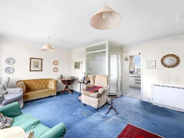 Flat for sale in Coopersale Street, Epping
