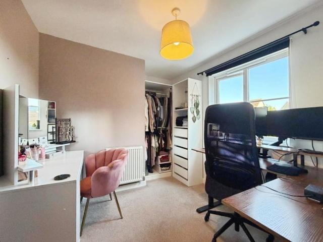 Flat for sale in Repton Park North, Bridgefield