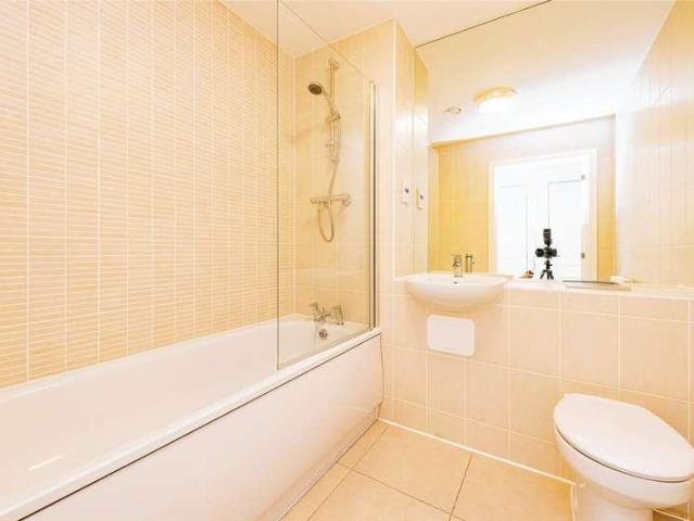 Flat for sale in Newtown, Reading