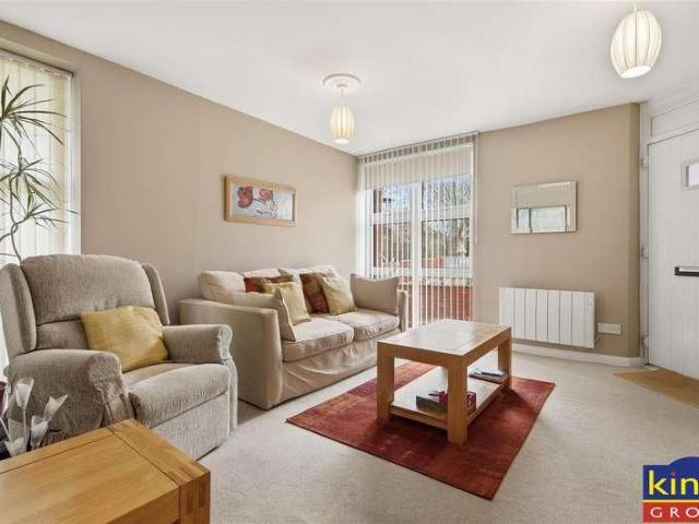 Flat for sale in Rotherhithe, Greater London