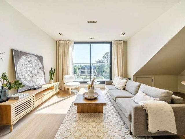 Flat for sale in London Borough of Ealing, Greater London