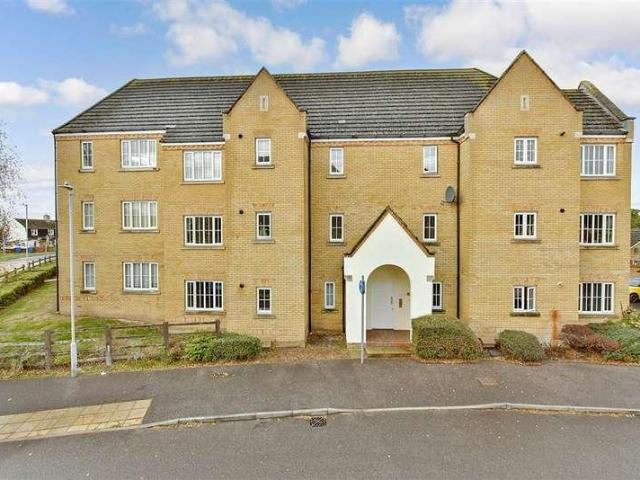 Flat for sale in Kemsley, Swale