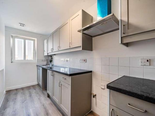 Flat for sale in London Borough of Lewisham, New Cross