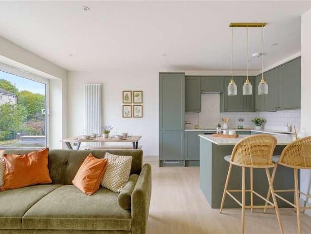 Flat for sale in London Borough of Wandsworth, Greater London