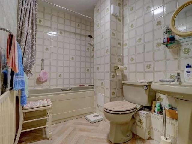 Flat for sale in Northam, Brandis Corner