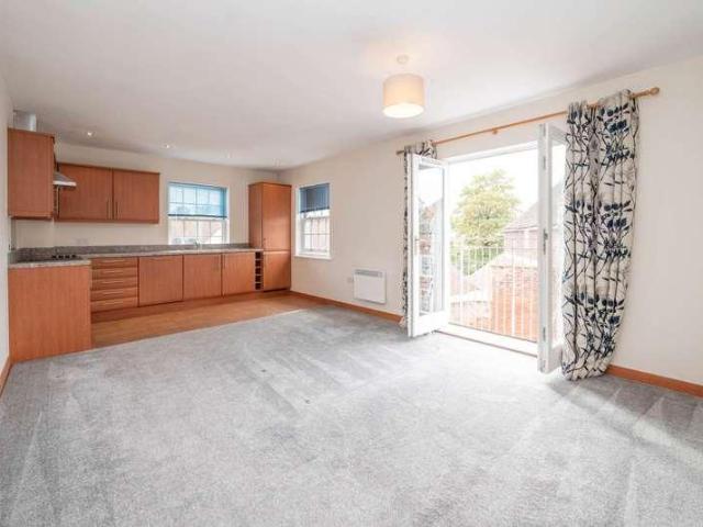 Flat for sale in Barracks, Canterbury