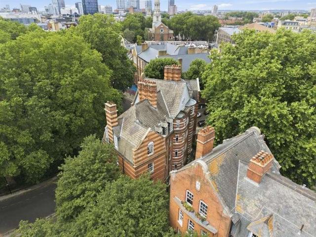 Flat for sale in Boundary Estate, Whitechapel
