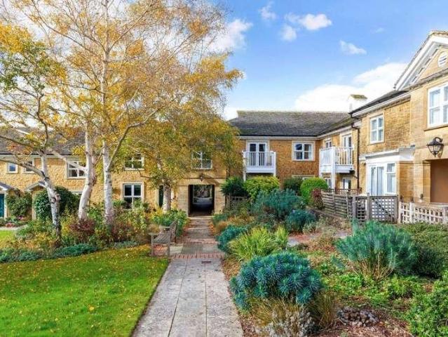 Flat for sale in Ilminster, Somerset