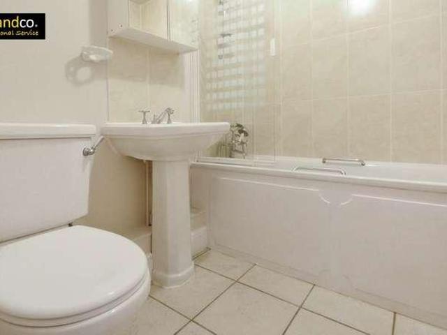 Flat for sale in Hatfield, Fretherne