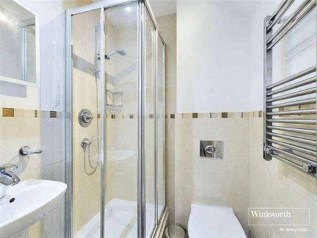 Flat for sale in Whitley, Reading
