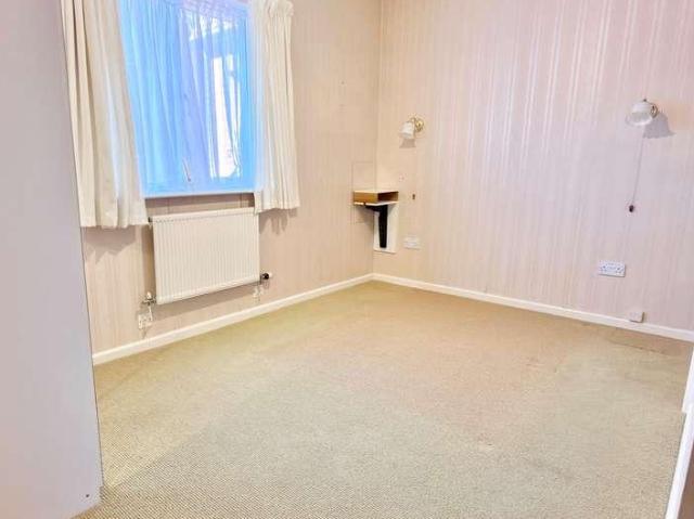 Flat for sale in Tewkesbury, Pamington