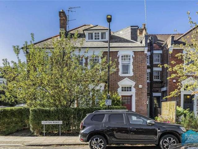 Flat for sale in Crouch End, Greater London
