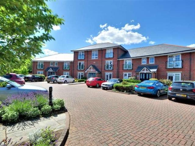 Flat for sale in Row Town, Surrey