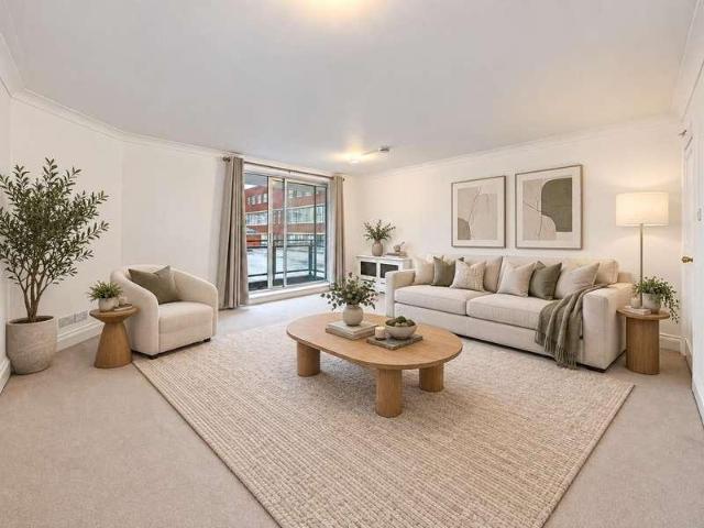 Flat for sale in Swiss Cottage, Greater London