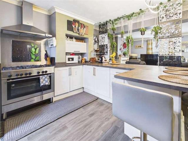 Flat for sale in Enborne, West Berkshire