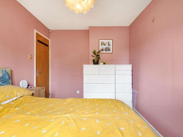 Flat for sale in Three Lamps Estate, Feckenham