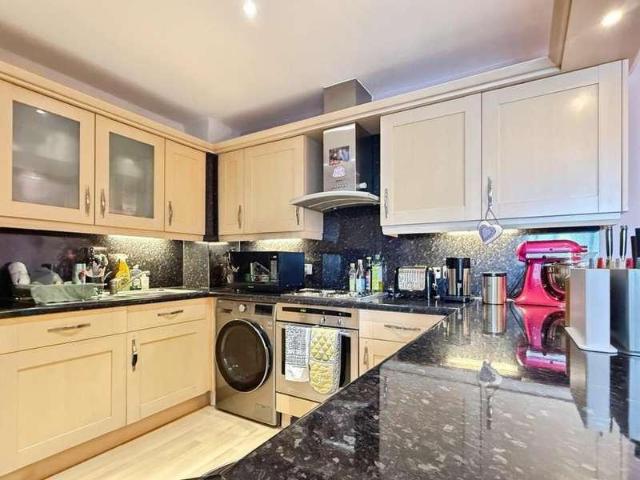 Flat for sale in Salford Quays, Salford