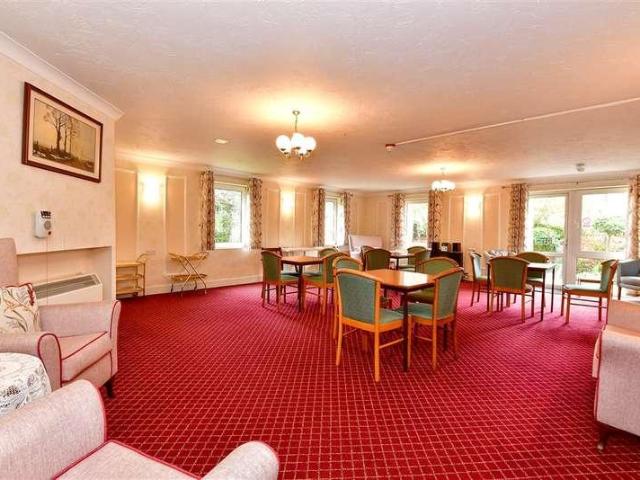 Flat for sale in Hornchurch, Greater London