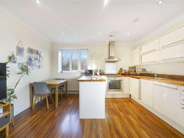 Flat for sale in Anerley, Greater London