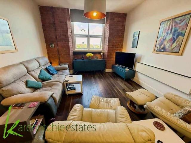 Flat for sale in Smithills, Bolton