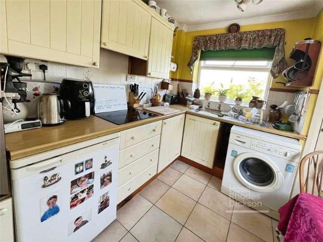 Flat for sale in Oakfield, Ryde